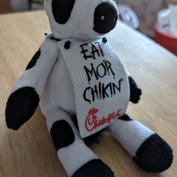 2005 Chick Fil A Cow Eat Mor Chikin More Chicken 8” Plush Stuffed Animal - Picture 4 of 6